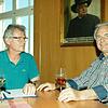 Karl Megerle (rechts, im Gespräch mit Uwe Petersen) fühlt sich dem Gründer des Winzervereins, Pfarrer Heinrich Hansjakob, verpflichtet.