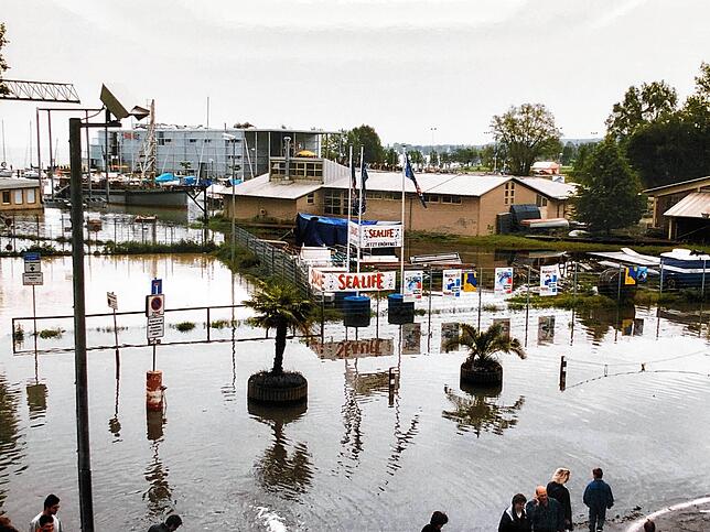 Bild 8: Archivbilder vom Hochwasser 1999 in Konstanz!