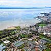 Der Bodensee fotografiert aus der Luft über Friedrichshafen (Archivbild).