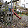 Der Spielplatz am Eschenweg mit den in die Jahre gekommenen Geräten soll aufgegeben werden. Dort sind Bauplätze geplant.