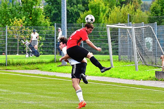 Bild 3: SV Obersäckingen trennt sich im Stadt-Derby mit 3:3 vom FC 08 Bad Säckingen – und wir haben Fotos!