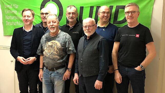 Die BUND Ortsgruppe Waldshut und Gäste (von links): OB Philipp Frank, Pirmin Tröndle, Markus Jäger, Josef Burkhard-Bergér, Hans-Jürgen ...