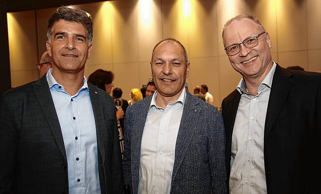 Daniel Birkard, Bernd Honsel und Jochen Chwalisz von Constellium Singen.