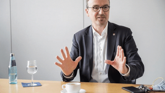 &bdquo;Ich möchte in meiner zweiten Amtszeit andere Prioritäten setzen mehr Zeit für den Bürger haben.&ldquo; Uli Burchardt im ...