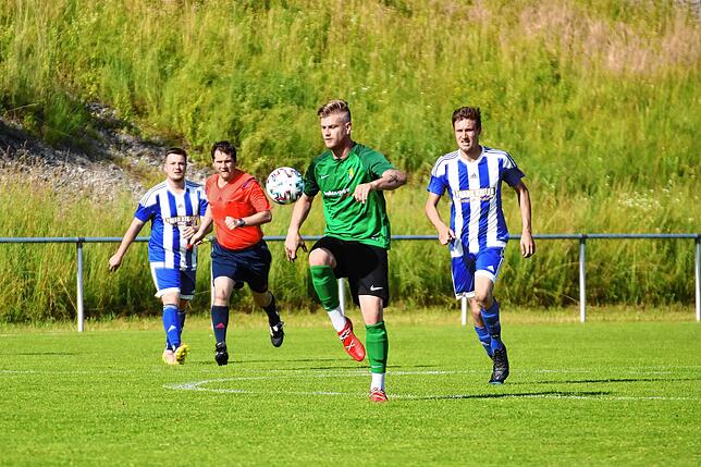 Bild 15: SV Herten II gewinnt Spitzenspiel beim SV Karsau mit 2:0 &ndash; und wir haben Bilder!