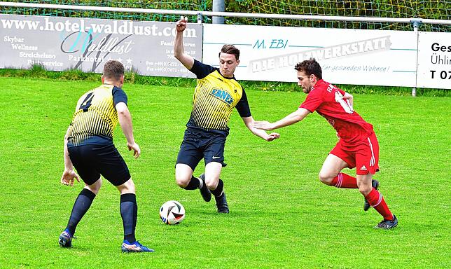 Bild 21: SV Nöggenschwiel besiegt den FC Dachsberg mit 8:1 – und wir haben Fotos!