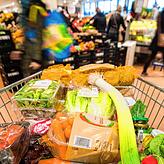 Wer vegan kauft, ist sich oft der Inhaltsstoffe seiner Lebensmittel bewusst.
