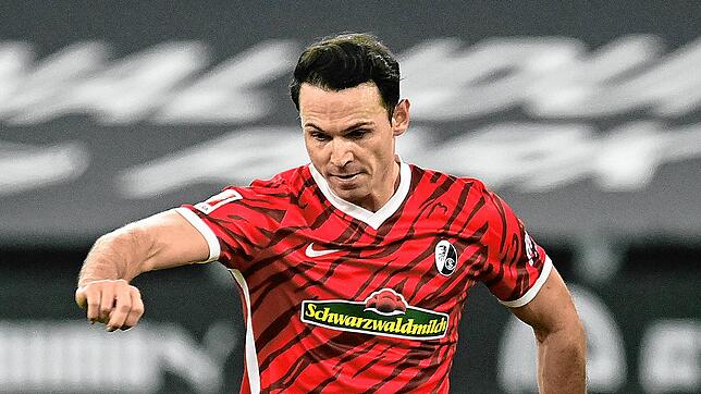 Er kann&lsquo;s mit links, mit rechts und vor allem mit dem Kopf: Nicolas &bdquo;Chicco&ldquo; Höfler spielt seine beste Saison im ...