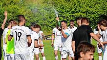 Der FC 08 Villingen II feierte den 1:0-Sieg in Verbandsliga, mit dem der Klassenerhalt klar gemacht wurde.