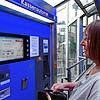 Das Auto in Konstanz abzustellen, hat seinen Preis. Hier bezahlt gerade Rita Reutimann aus Lipperswil ihren Parkschein. Sie kommt ...