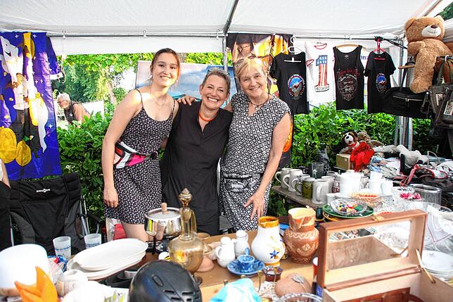 Bild 28: Run auf den großen Flohmarkt mit mehr als 1000 Ständen in Konstanz