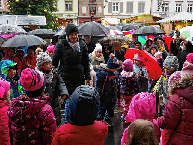 Viel Beifall verdienten sich die Kinder aus dem AWO-Kinderhaus Rheinau durch ihre Gesangs- und Tanzaufführungen.