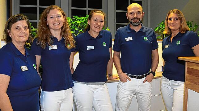 Ab Montag, 8. Januar, sind sie für ihre Patienten da (von links): Bärbel Bücking, Corinna Meßmer, Annika Röder, Andreas Biesemann und ...