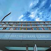 Das Schwarzwald-Baar-Klinikum beschränkt den Zugang für Besucher. Ab sofort wird nur noch ein Besucher pro Patient eingelassen. Es gilt, ...