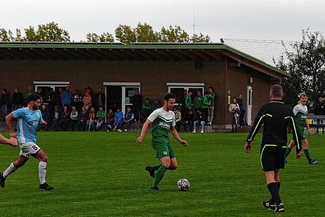 Bild 19: SV Waldhaus bezwingt den SV Obersäckingen mit 4:0 &ndash; und wir haben Bilder!