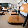 Unterrichtsausfall und zusammengelegte Klassen: Die Folgen des Lehrermangels sind gerade an den Grundschulen oft gravierend.