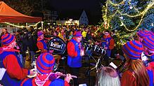 Die Böhringer Bengelschiesser-Zunft feiert mit viel Publikum ihren Fasnachtsauftakt. Die Fasnetmusik des Musikvereins heizte kräftig ein.