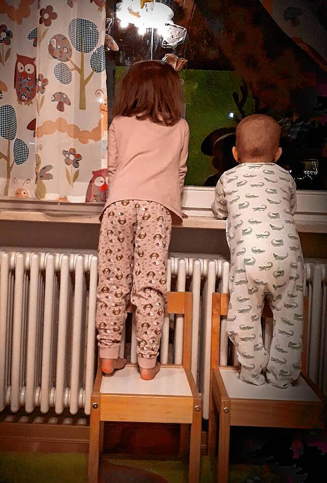 So wie bei Sofia und Marcel Loza im Grund sieht es in vielen Riedöschinger Kinderzimmern aus, wenn sich der Nikolaus am Abend hoch zu ...