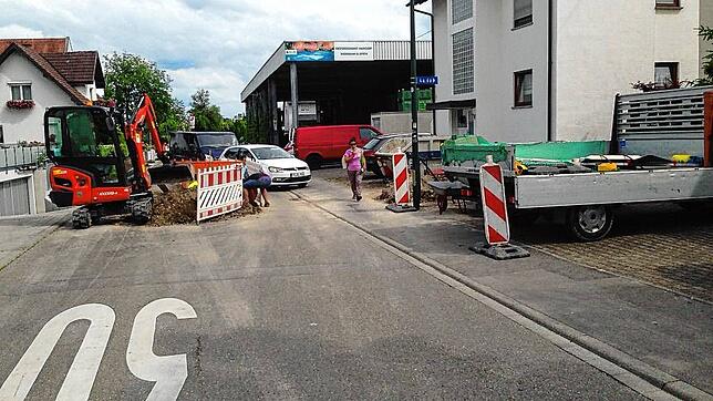 Die Dauerbaustelle im Schießstattweg sorgt immer wieder für Verkehrsbehinderungen. In der vergangenen Woche mussten Autofahrer zeitweise ...