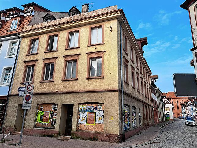 Die Abrissverfügung, die die Stadtverwaltung für die Färberstrasse 12 erlassen hat, ist noch immer Gegenstand eines juristischen Verfahrens.