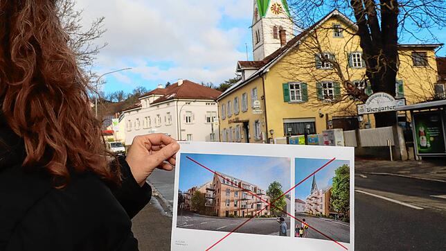 So wird die Wollmatinger Ortsmitte später nicht aussehen: An die Stelle des Gasthauses &bdquo;Löwen&ldquo; (gelbes Haus) und seiner ...