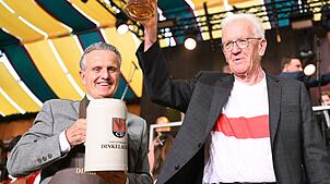 Frank Nopper (links), Oberbürgermeister von Stuttgart, und Winfried Kretschmann, Ministerpräsident von Baden-Württemberg.