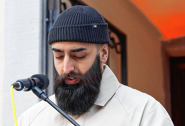 Bild 8: Verschiedene Glaubensgemeinschaften setzen Zeichen gegen Diskriminierung und Gewalt