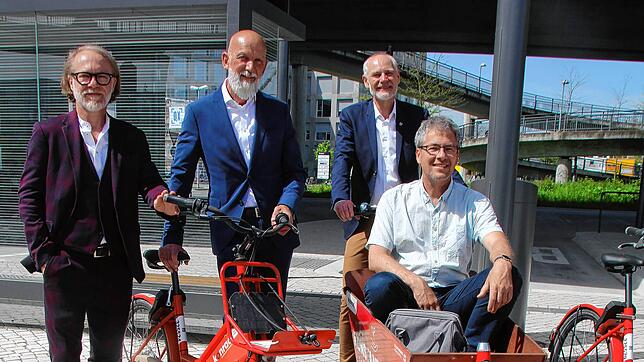 Das Leihsystem für Räder ist für sie ein Beitrag zur Verkehrswende (v.l.): Marco Weigert, Norbert Reuter, Karl Langensteiner-Schönborn ...