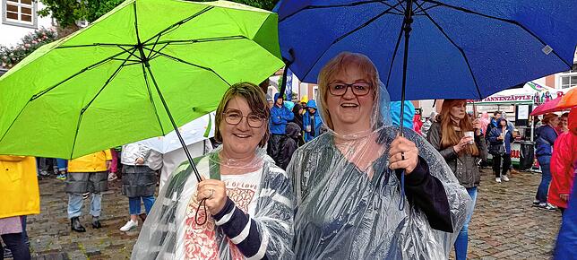 Heike Senger und Antje Honold aus Stockach nehmen sich mindestens einen Konzertbesuch pro Jahr vor.
