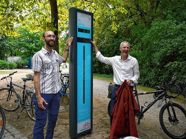 Gregor Gaffga, Radverkehrsbeauftragter der Stadt, und Baubürgermeister Karl Langensteiner-Schönborn auf einem Foto aus besseren ...