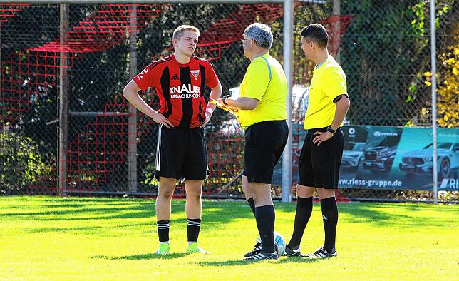 Bild 6: FC Überlingen besiegt DJK Donaueschingen mit 2:1. Wir waren mit der Kamera dabei!