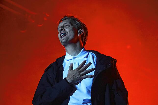Bild 5: Southside 2023: Am späten Abend liefert Kraftklub einen mitreißenden Auftritt ab
