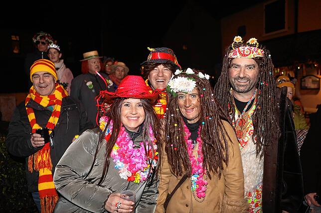 Bild 1: Große närrische Sause beim Seenarrentreffen 2024 in Allensbach