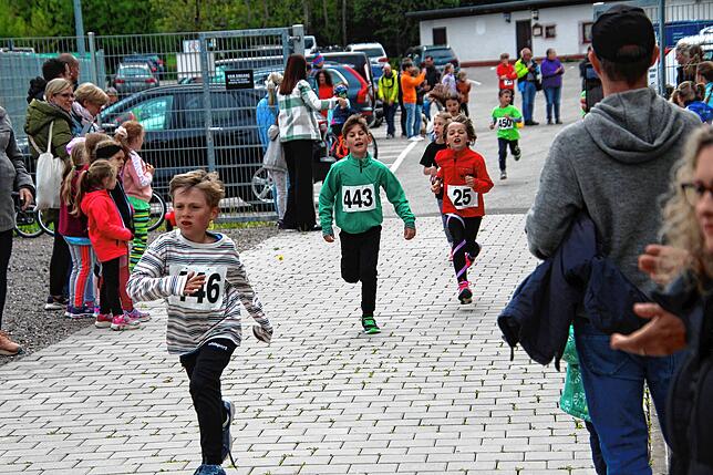 Bild 8: Bilder und Eindrücke vom 15. Sport Weiß-Lauf in Königsfeld: Ein unvergessliches Event