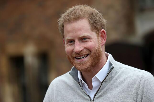Aufgeregt und überglücklich: Prinz Harry nach der Geburt vor TV-Kameras.