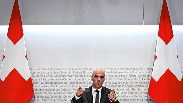 Der Schweizer Gesundheitsminister Alain Berset, hier bei einer Pressekonferenz in Bern am 17. September, hat Pläne für eine ...