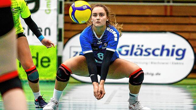 Wurde beim 3:0-Sieg in Fellbach zur wertvollsten Spielerin auf Villinger Seite gekürt: Lisa Grünwald, die hier einen Ball technisch ...
