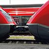 Züge der Regionalbahn stehen im Bahnhof Waldshut, im Hintergrund die Wutachtalbahn nach Stühlingen. Ab 15. Dezember gilt der neue Fahrplan.