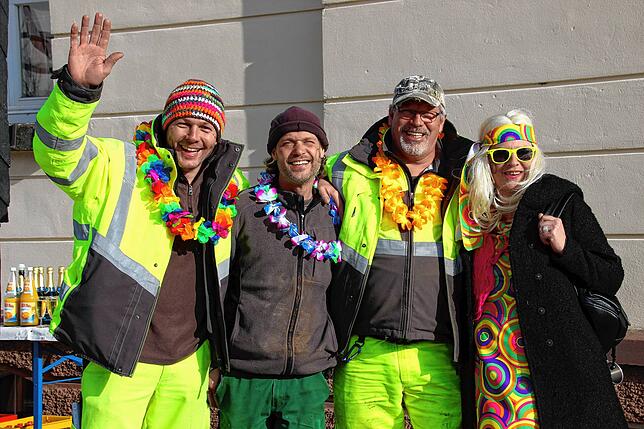 Der Walder Bauhof ist am Schmotziga Dunschdig auch närrisch unterwegs (von links): Bauhofleiter Peter Braun-Droxner, Markus Jerger, ...