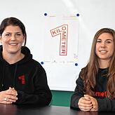 Lisa Kuner von der Universität (l.) und Christina Lang von der HTWG Konstanz wollen Studierende motivieren, die Ergebnisse ihrer ...