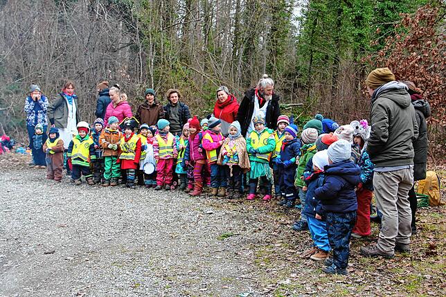 Bild 17: Etz kummt de Narrenbom: So kommt der Narrenbaum aus dem Wald in die Stadt