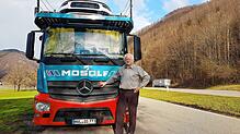 Norbert Grauert, Lkw-Fahrer aus Brandenburg, hat seinen Autotransporter an der B&nbsp;317 auf den Rastplatz Utzenfeld gelenkt und wird ...