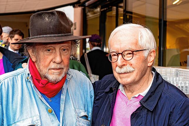 Künstler Gunter Demnig und Friedrich Engelke.