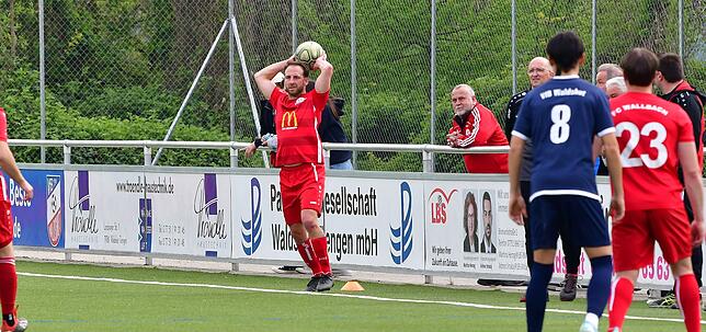 Bild 8: FC Wallbach holt die Punkte mit dem 1:0 beim VfB Waldshut &ndash; und wir haben Bilder!