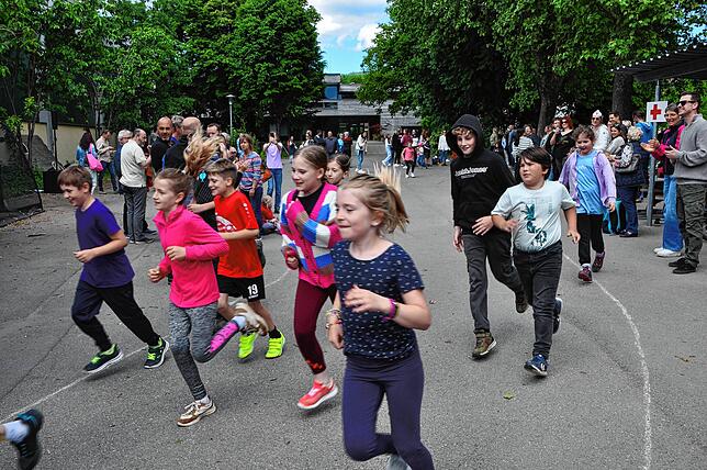Bild 8: Bilder vom Sponsorenlauf der Grundschule Leimbach