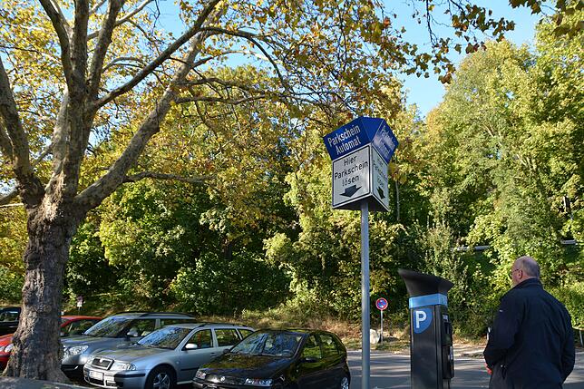 Das neue Parkdeck in Meersburg soll im rückwärtigen Bereich des Fähre-Parkplatzes entstehen.
