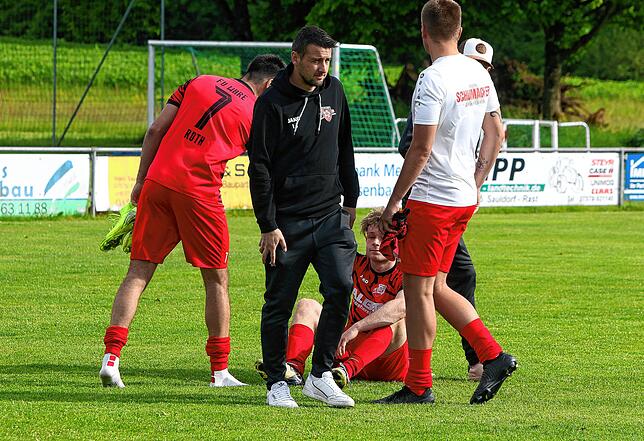 Bild 3: Vier Tore nach der Pause – TSV Aach-Linz besiegt FV Walbertsweiler. Wir waren mit der Kamera dabei!
