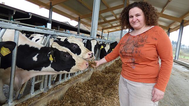 Sonja Straub lebt mit ihrer Familie auf dem Negelhof in Überlingen-Bonndorf. Neben der landwirtschaftlichen Tätigkeit ist sie politisch ...