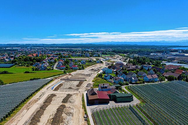 Bild 13: Bevor der Verkehr rollt, zeigen wir Ihnen aktuelle Luftbilder und Videos von der B 31-neu zwischen Immenstaad und Friedrichshafen