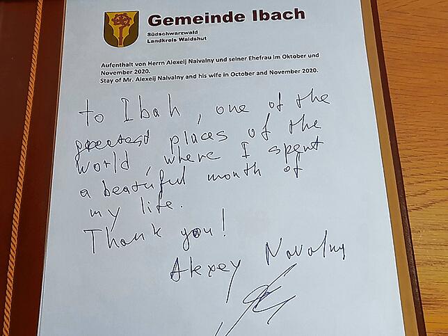 „Ibach, einer der großartigsten Orte der Welt“ steht unter anderem im Eintrag von Alexej Nawalny ins Goldene Buch der ...